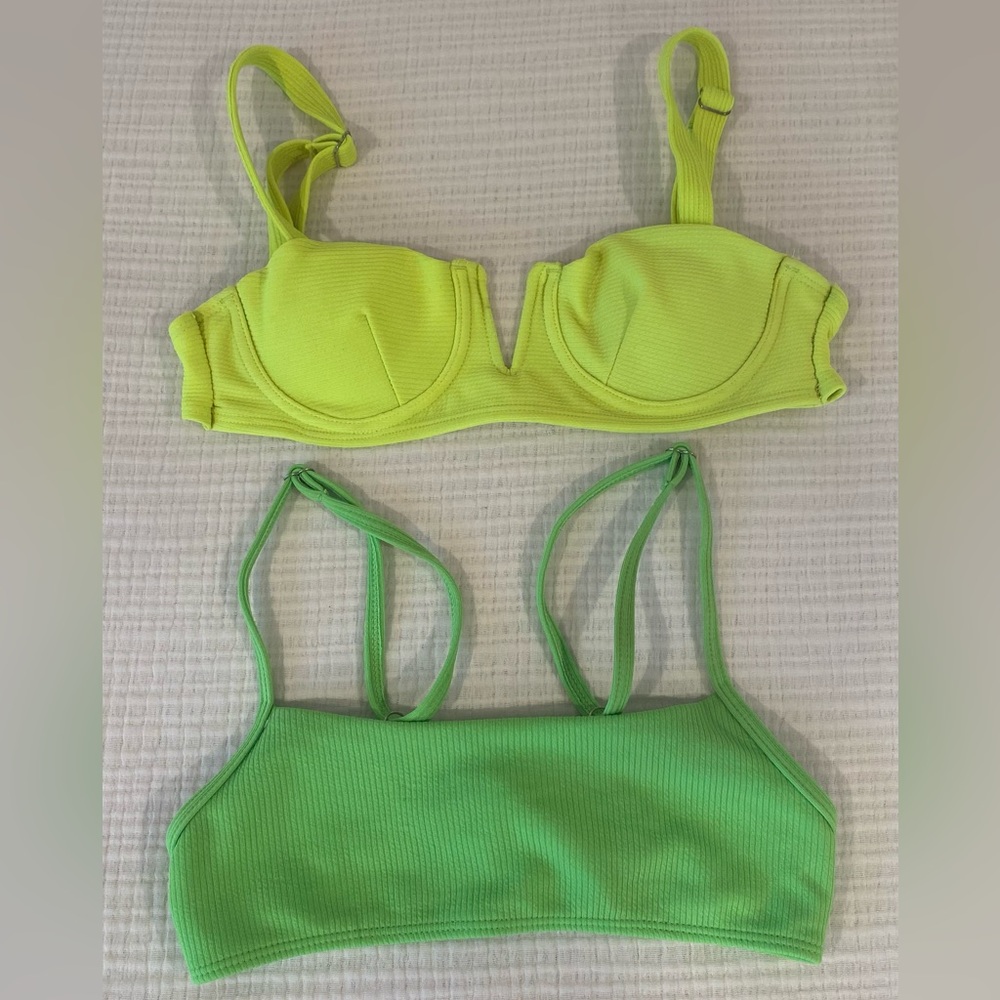 SUNNYBUNNY SWIM BIKINI TOPS size: s
